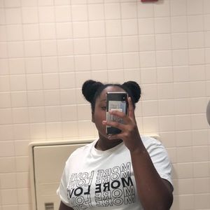 Meet your Posher, Tia